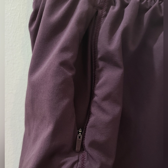 ATHLETA 3" Hustle Athletic Shorts in Deep Plum 1X - Picture 7 of 11